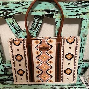 Wrangler Aztec Pattern Tote - Cream and Brown